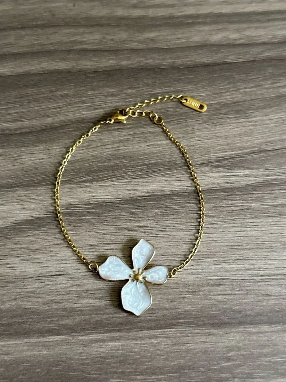 Flower bracelet Q1091